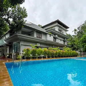 Milife Medicity Perashannoor Resort Kuttippuram